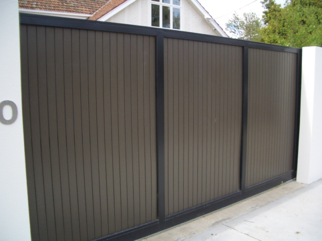 Automated electric sliding gate - steel and futurewood Automated electric sliding gate - steel and futurewood