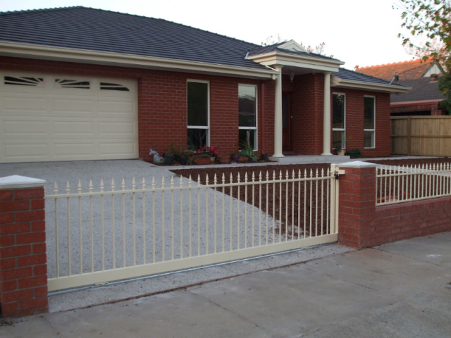 Automated electric sliding gate - wrought iron Automated electric sliding gate - wrought iron