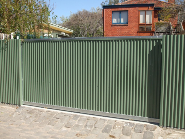 Automated electric sliding gates - colorbond Automated electric sliding gates - colorbond