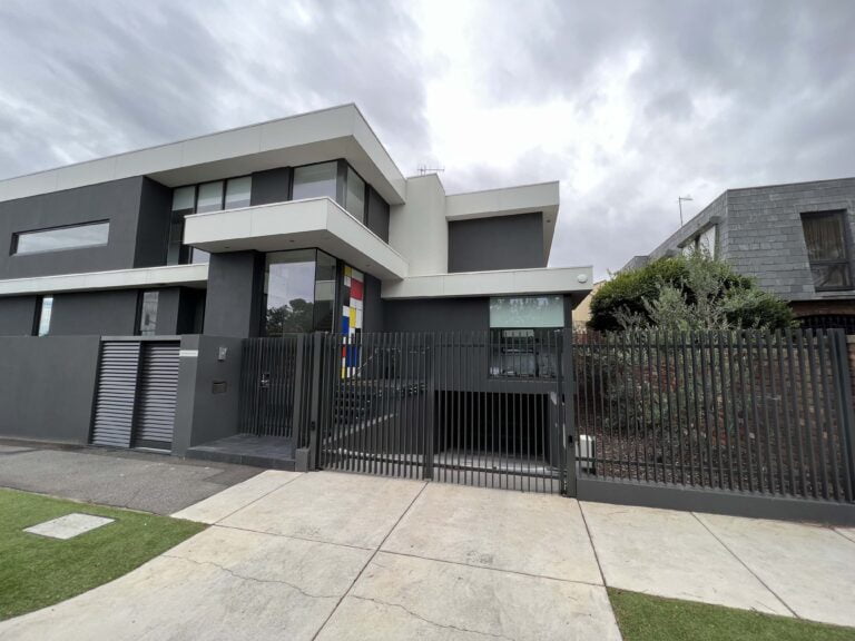 custom-aluminium-blade-fence-security-gate-swing-gate-2-1920 custom-aluminium-blade-fence-security-gate-swing-gate-2-1920